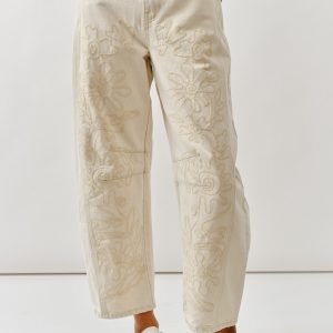 Pantalon barrel beige con detalles bordados