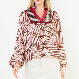 Camisa rayas con outline vino y flores rosas