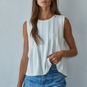 Top crema pliegues pecho