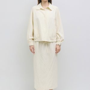 Set falda beige con chamarra