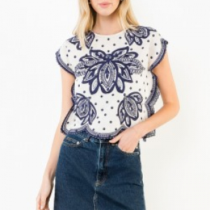 Top blanco con azul