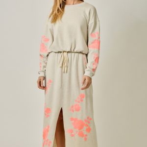 Set fosfo con beige falda y hoodie