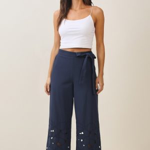 Pantalones navy con bordado pies