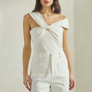 Bodysuit blanco con moño enfrente