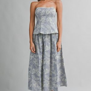 Set top strapless y falda navy