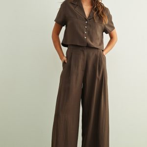 Set pantalon café y blusa