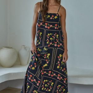 Falda y top floreados negros
