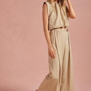 Set tan de pantalon con top tan