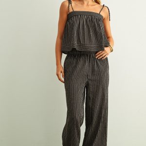 Set rayado negro con crema top y pantalon