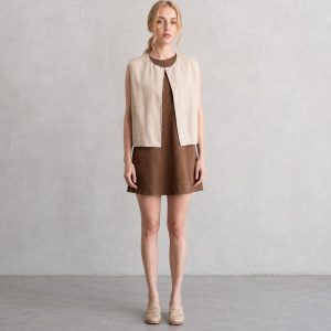 Chaleco beige arena faux leather