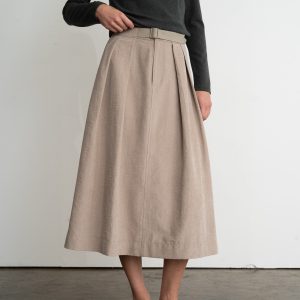 Falda pinzas beige