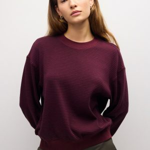 Sweatshirt rayitas rojas