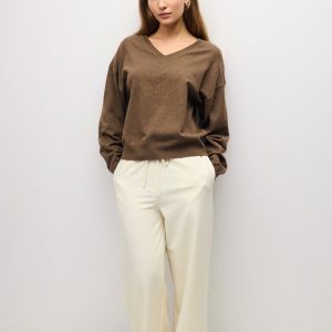 Sweater café cuello V